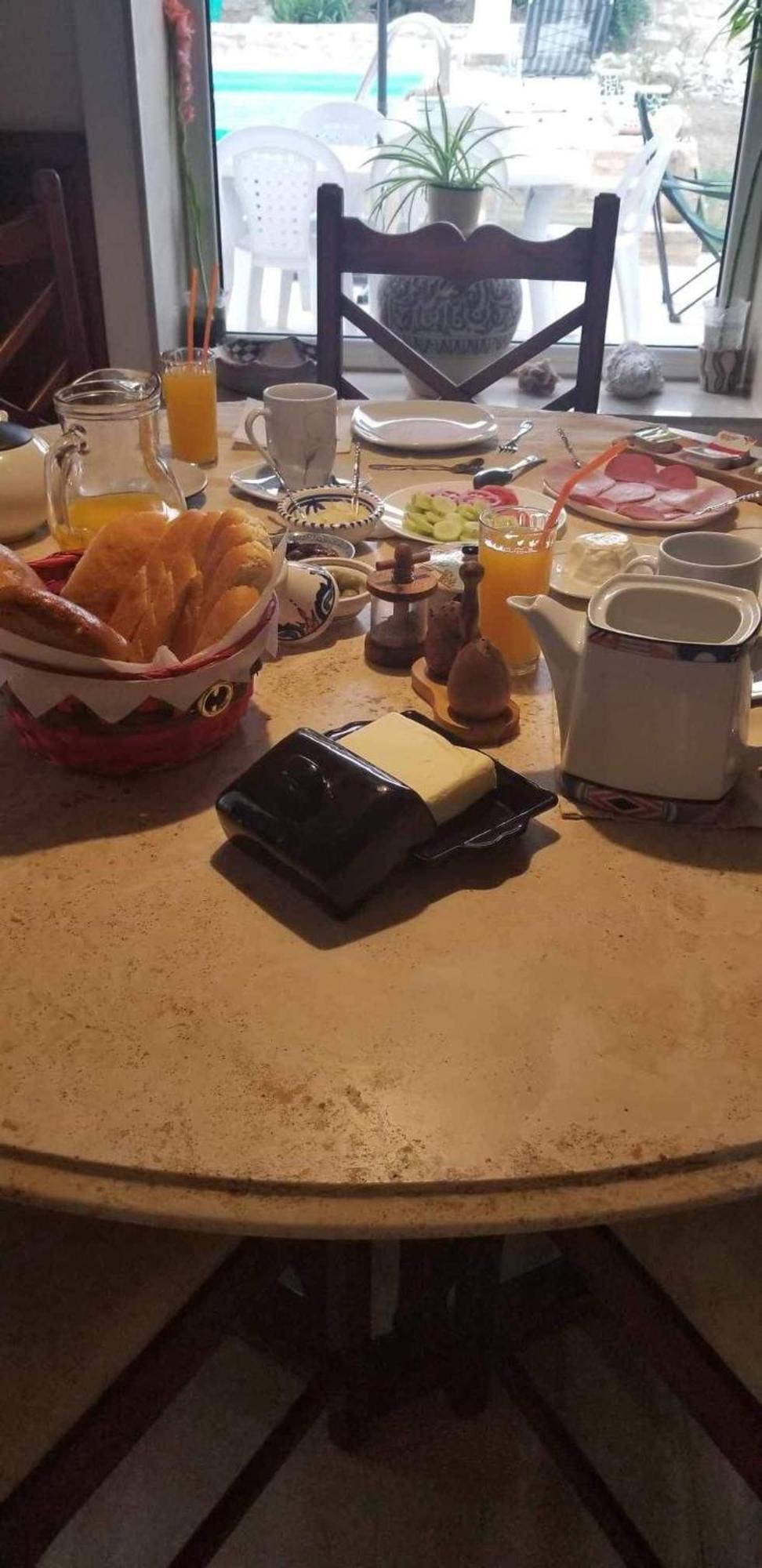 La Maison Les Pins Chambre D'Hote Chez L'Habitant La Marsa Exterior foto